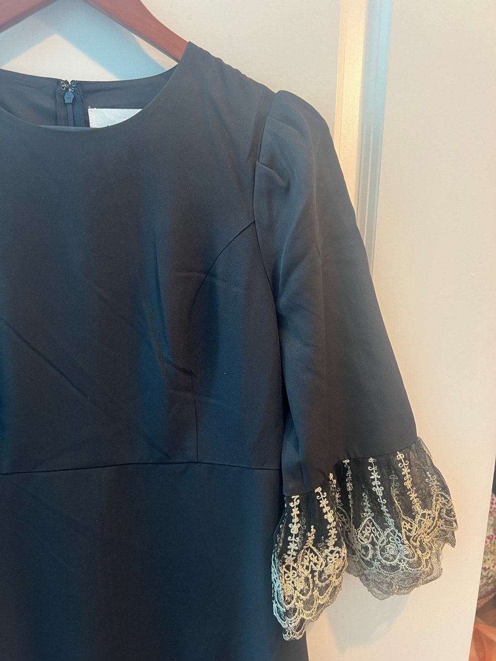 Tuckernuck Pomander Place Lillith Dress Black Gold Lace Holiday Party NWT - Picture 3 of 16
